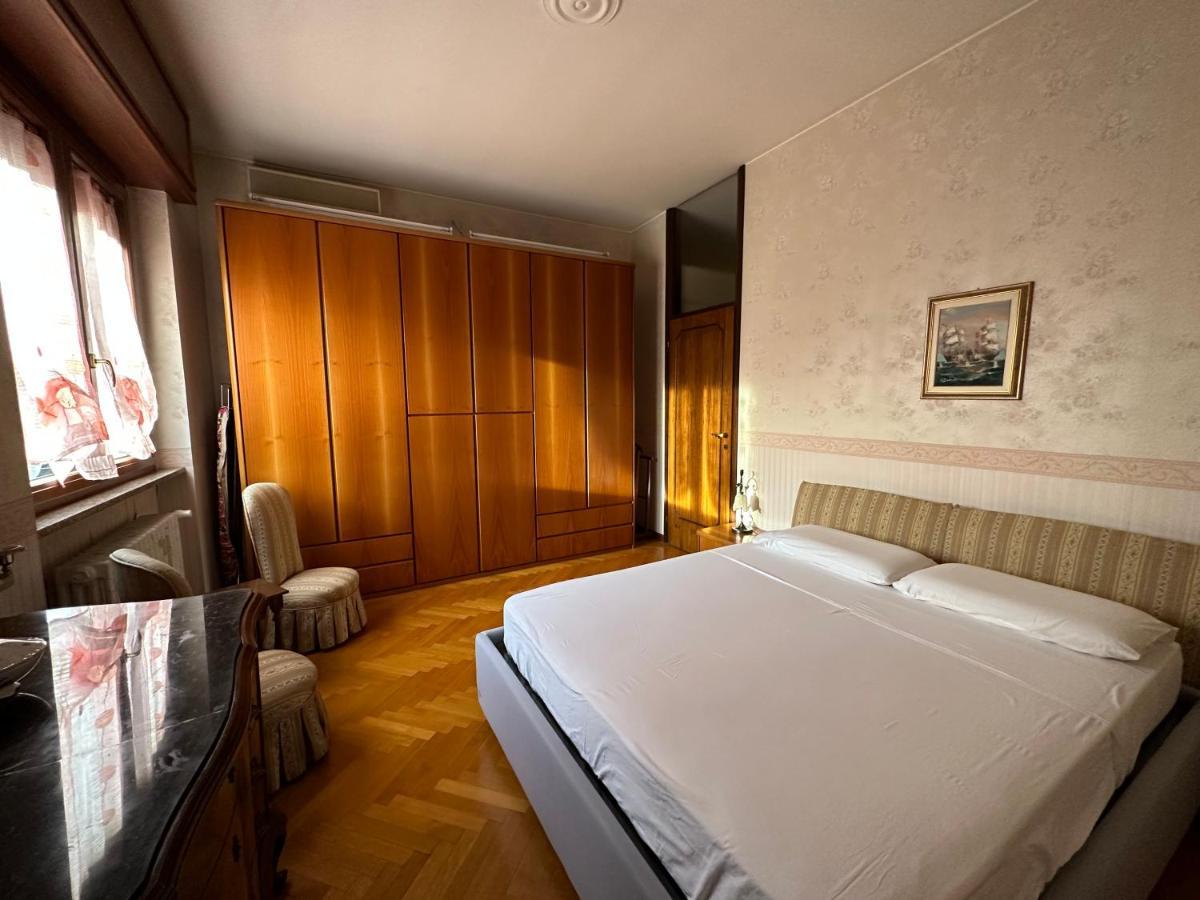 Dehomes - Two Bedrooms, Terrace, Wi-Fi, Tram To Centre & Rho Fiera Milan Bagian luar foto