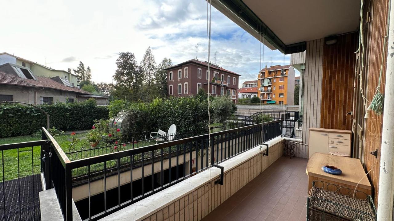 Dehomes - Two Bedrooms, Terrace, Wi-Fi, Tram To Centre & Rho Fiera Milan Bagian luar foto