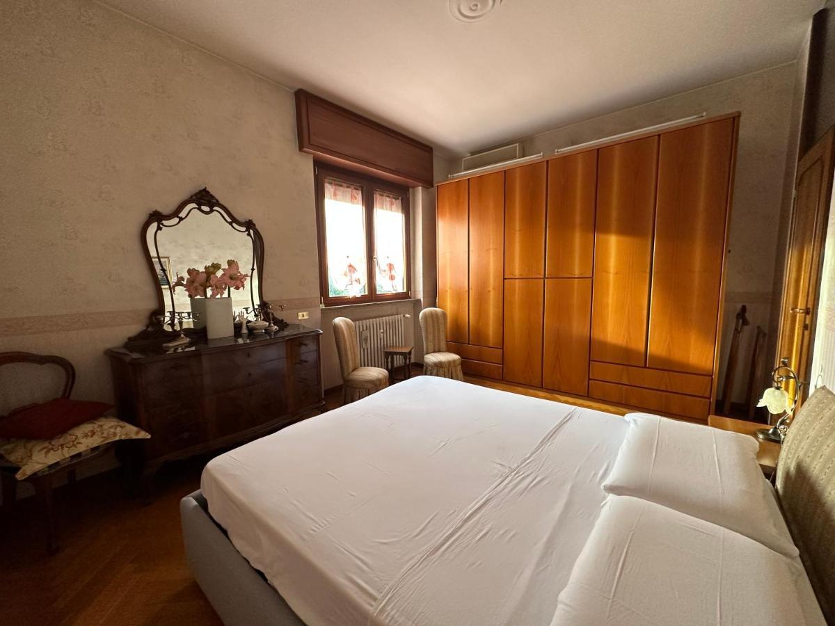 Dehomes - Two Bedrooms, Terrace, Wi-Fi, Tram To Centre & Rho Fiera Milan Bagian luar foto