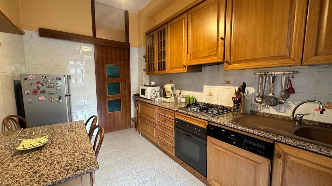 Dehomes - Two Bedrooms, Terrace, Wi-Fi, Tram To Centre & Rho Fiera Milan Bagian luar foto